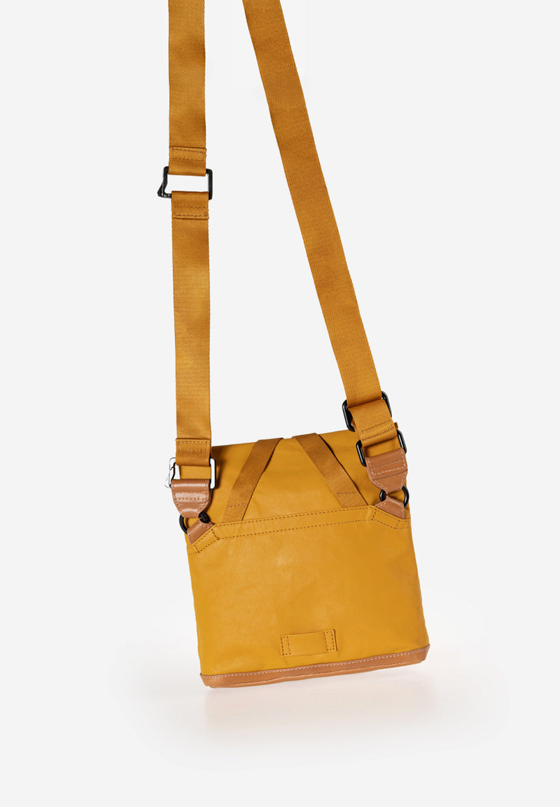 Aunts & Uncles Tsu belt bag
