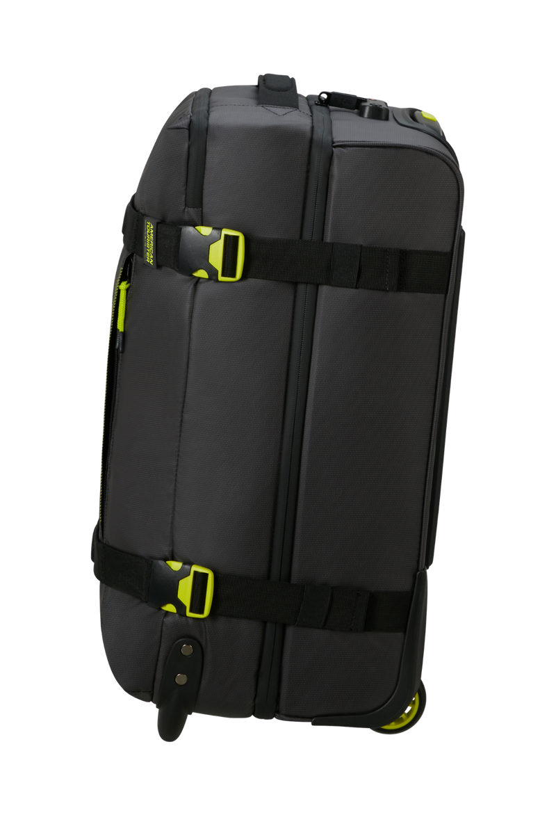 American Tourister Urban Track Duffle Borsa da viaggio impermeabile con ruote