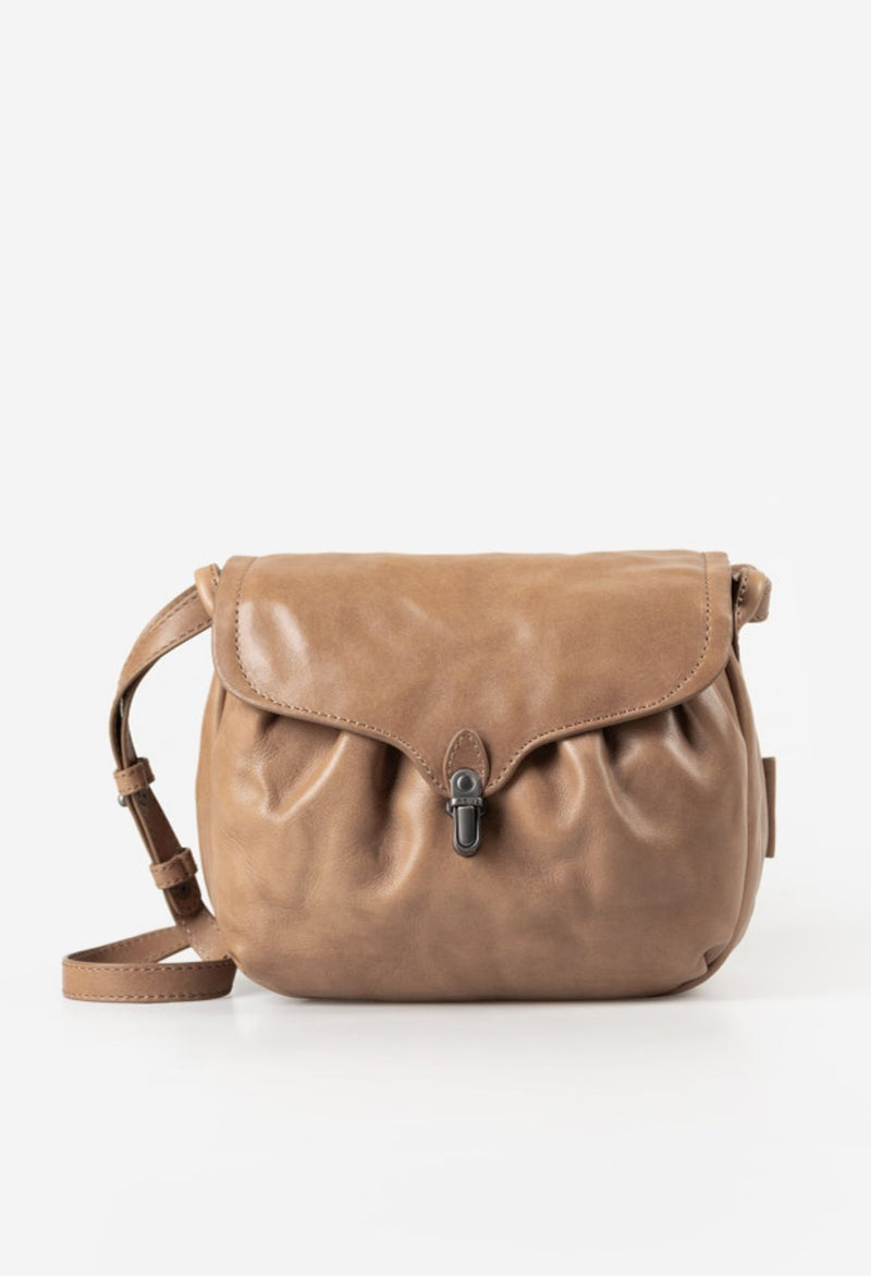 Aunts & Uncles Mrs. Coconut Cake Overslagtas