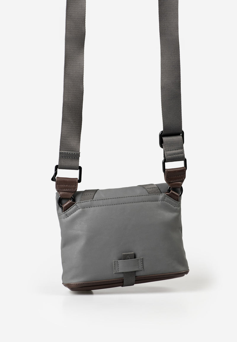 Aunts & Uncles Tsu belt bag