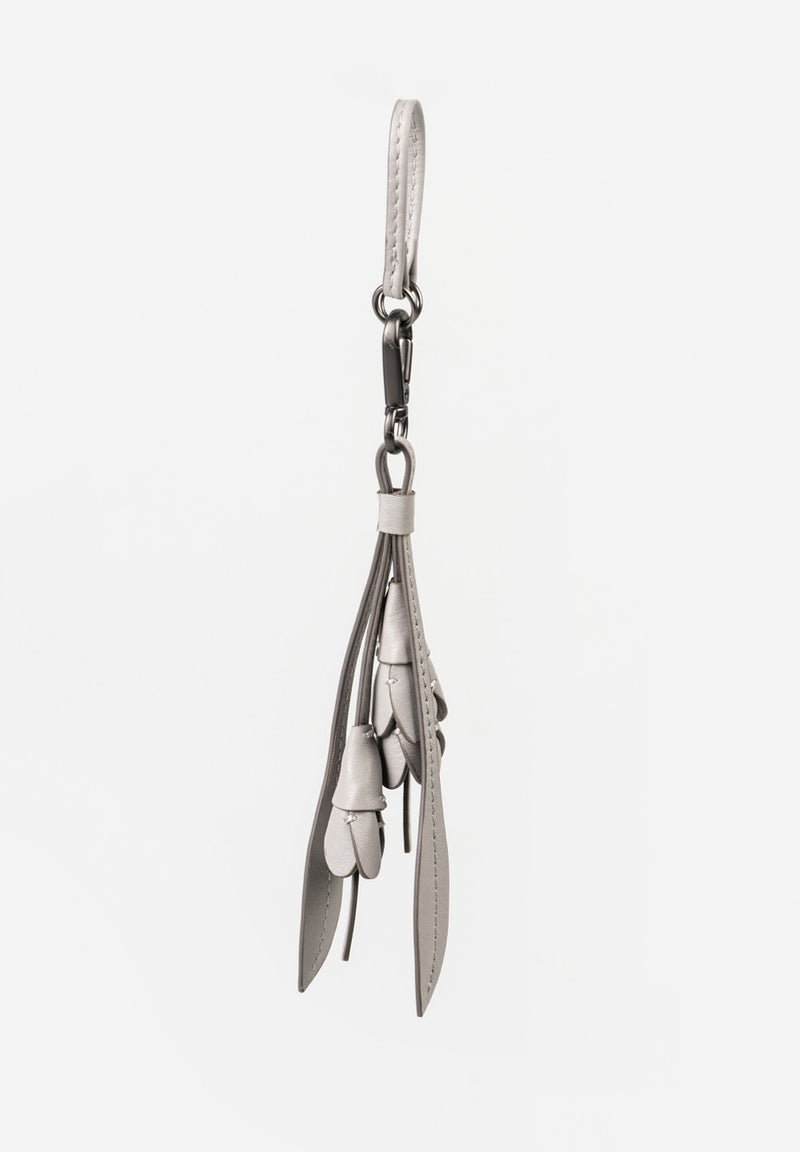 Aunts & Uncles Tulip Charm Colgante