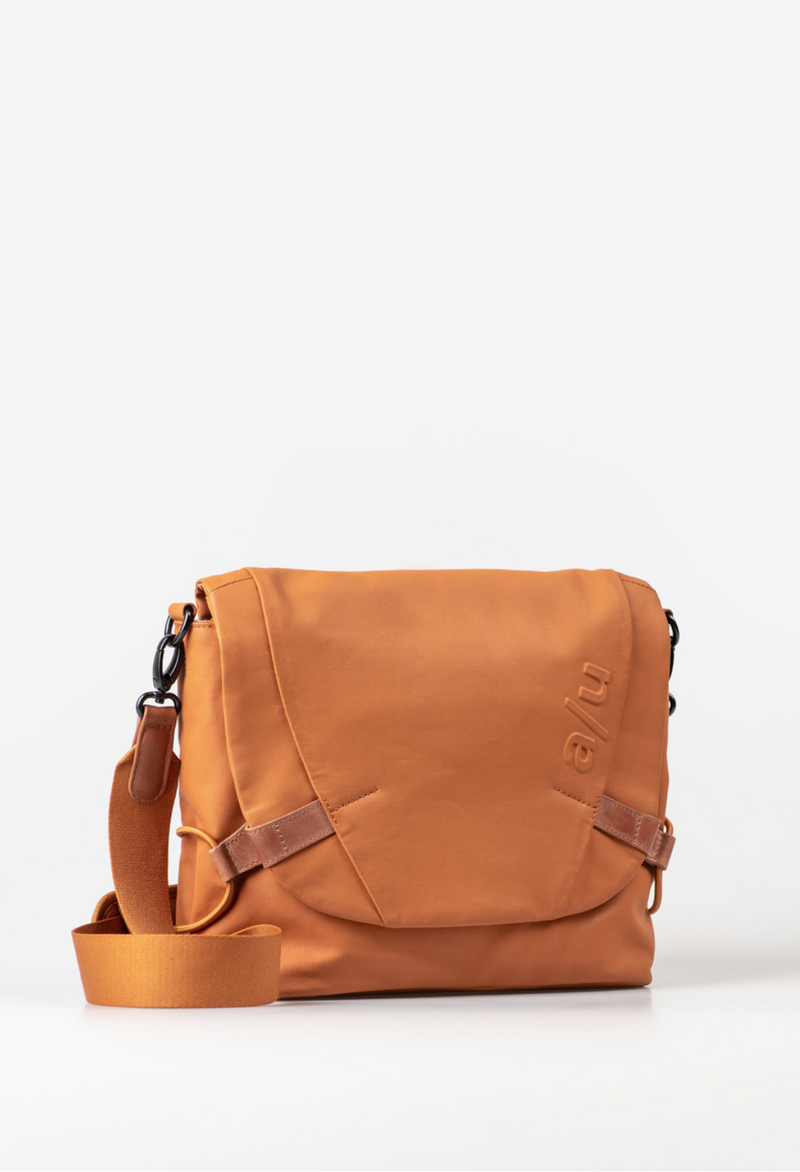 Aunts & Uncles Sendai Umhängetasche