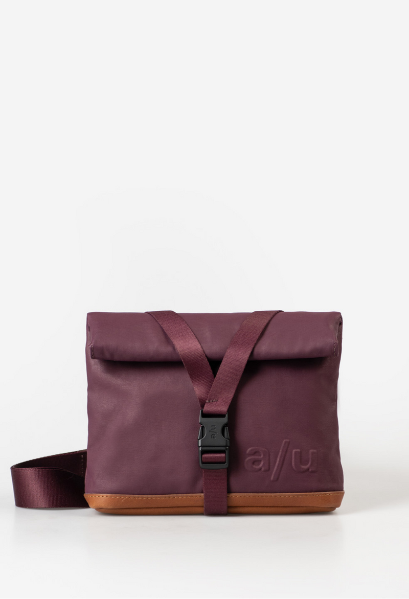 Aunts & Uncles Tsu belt bag