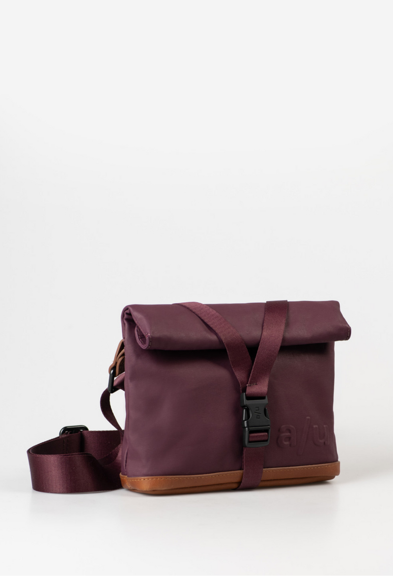 Aunts & Uncles Tsu belt bag