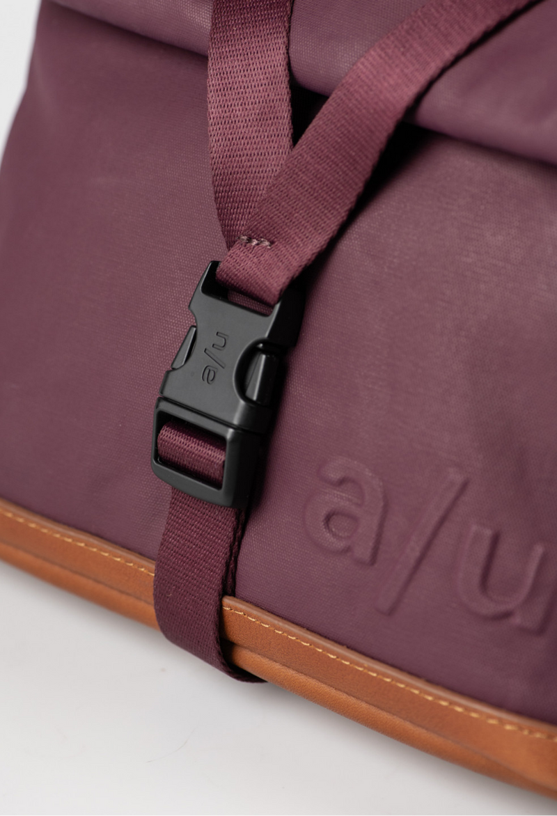 Aunts & Uncles Tsu belt bag