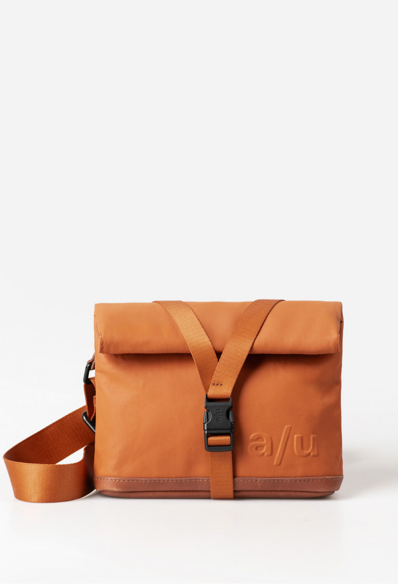 Aunts & Uncles Tsu belt bag