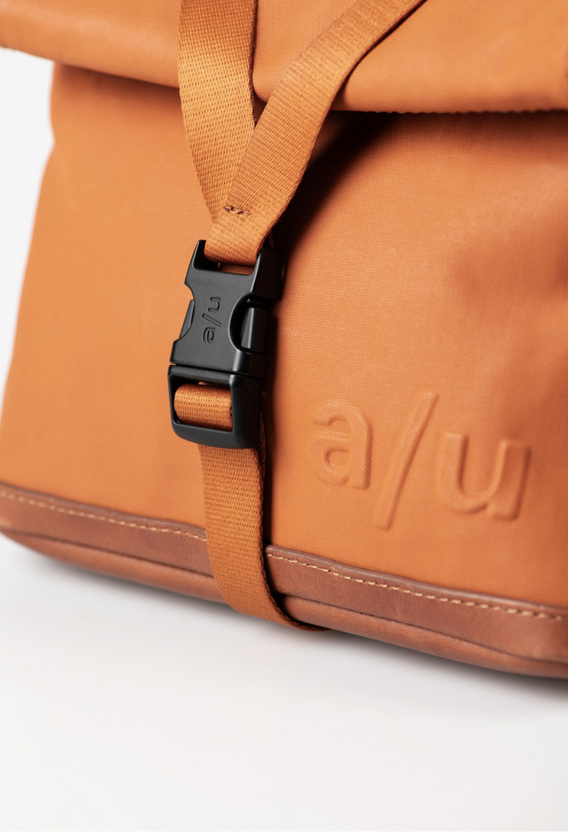 Aunts & Uncles Tsu belt bag
