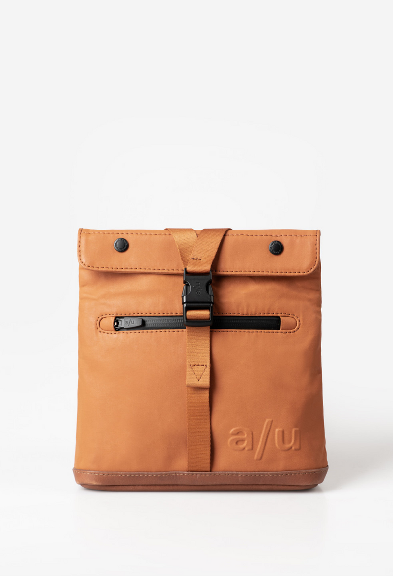 Aunts & Uncles Tsu belt bag
