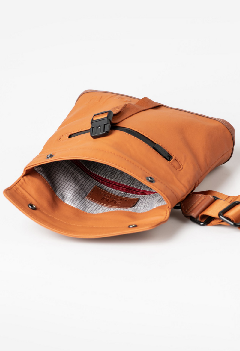 Aunts & Uncles Tsu belt bag