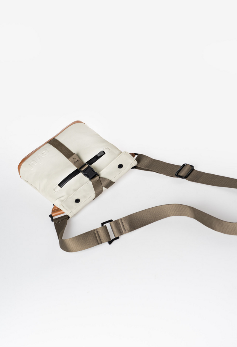 Aunts & Uncles Tsu belt bag