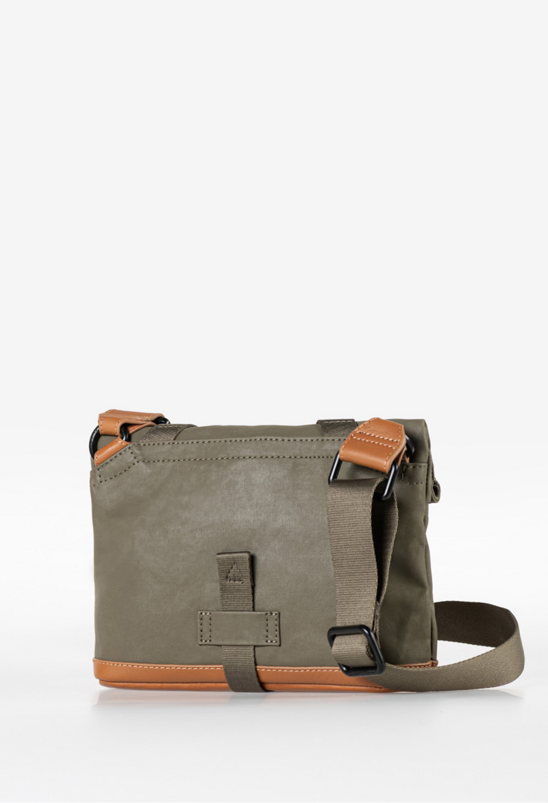 Aunts & Uncles Tsu belt bag