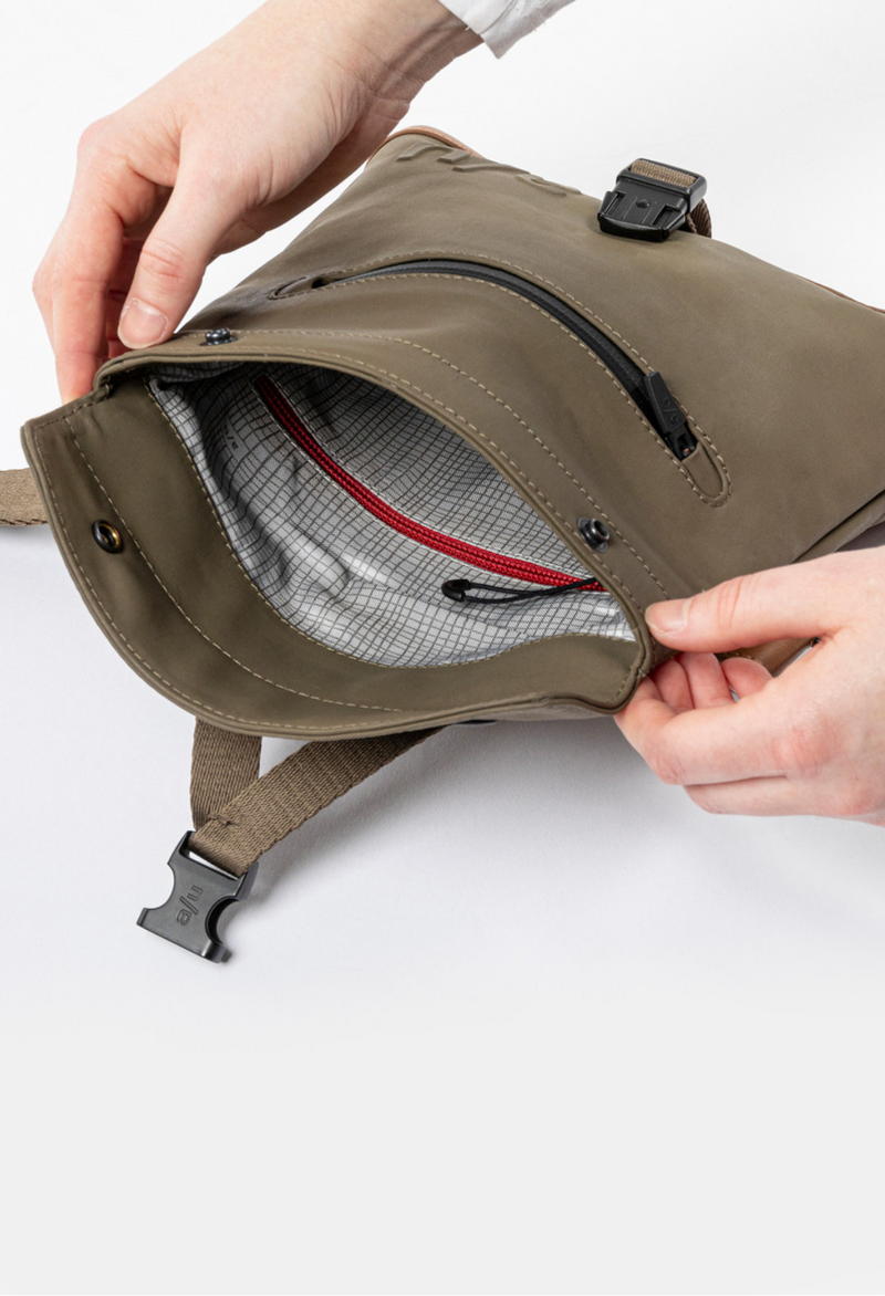 Aunts & Uncles Tsu belt bag