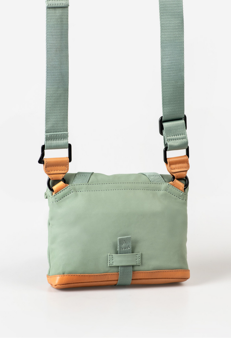 Aunts & Uncles Tsu belt bag