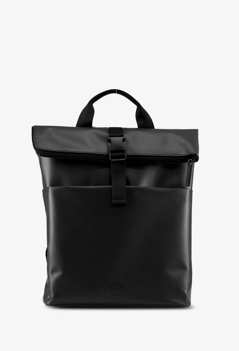 Jost Tolja con patta zaino