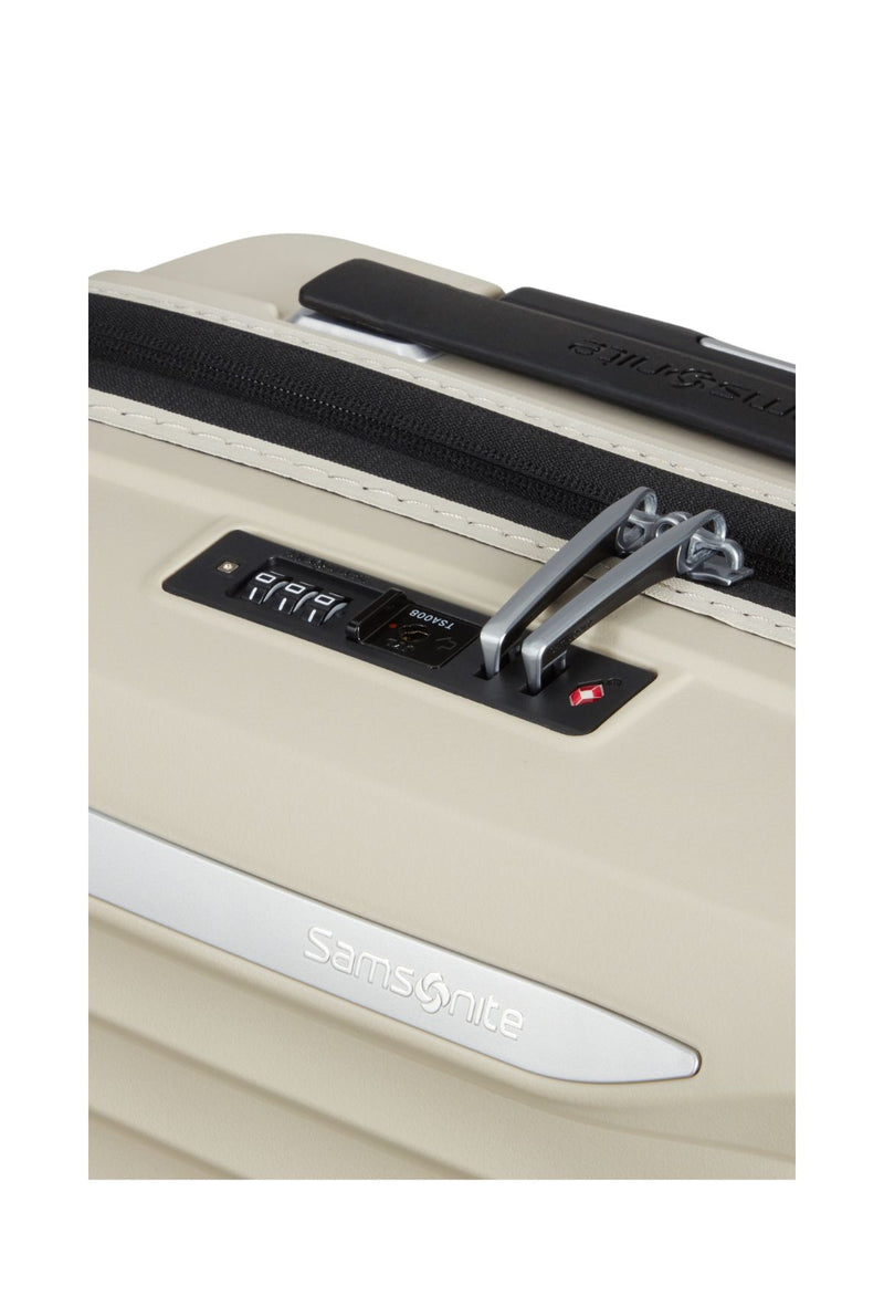Samsonite Selection Upscape Hard-shell Suitcase with 4 wheels