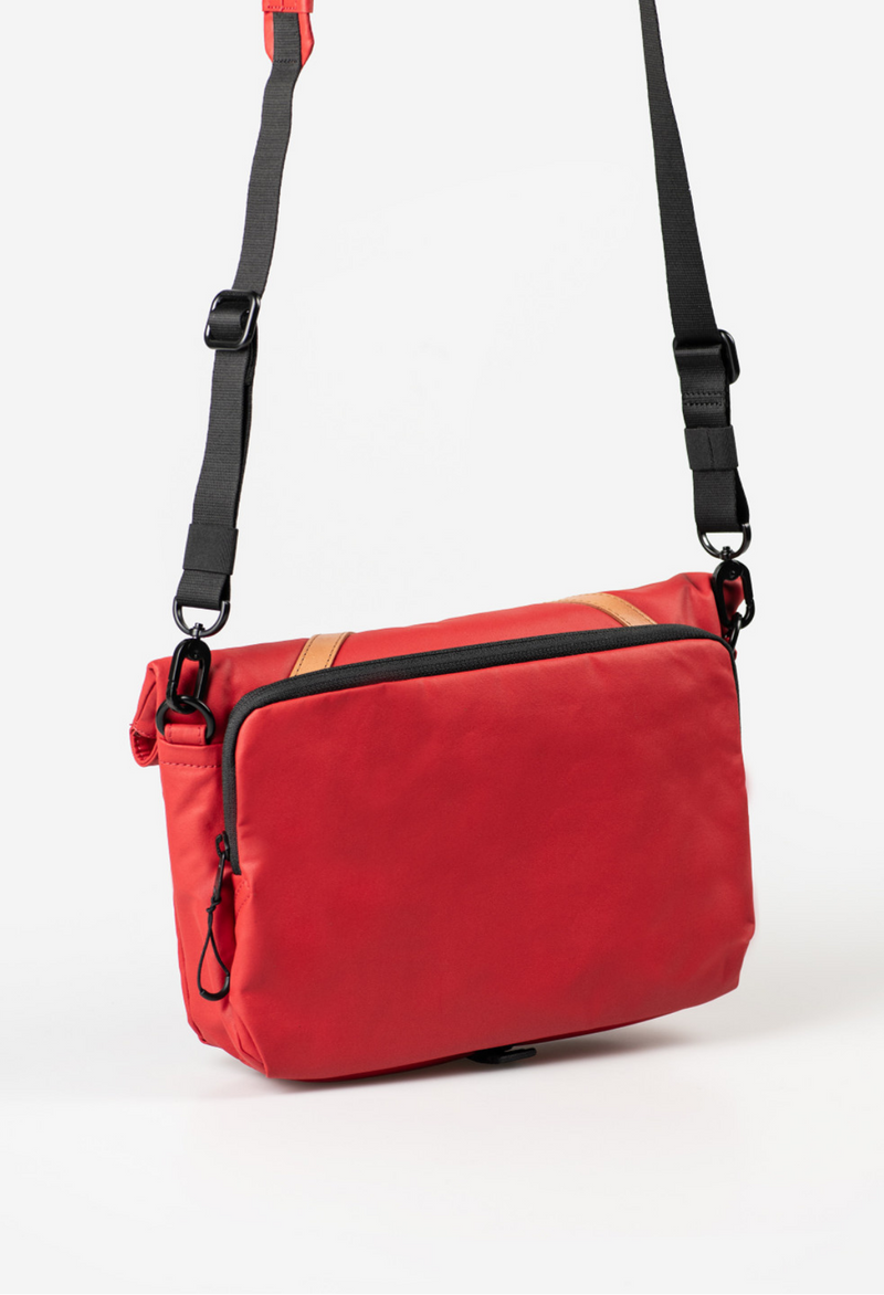Aunts & Uncles Takahashi RE Überschlagtasche