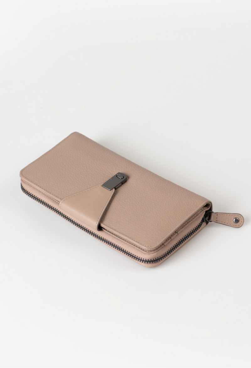 Cartera Aunts & Uncles Catelyn