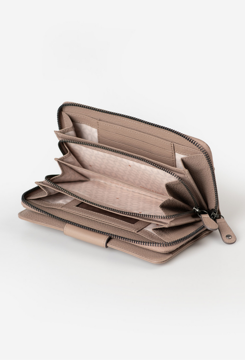 Cartera Aunts & Uncles Catelyn