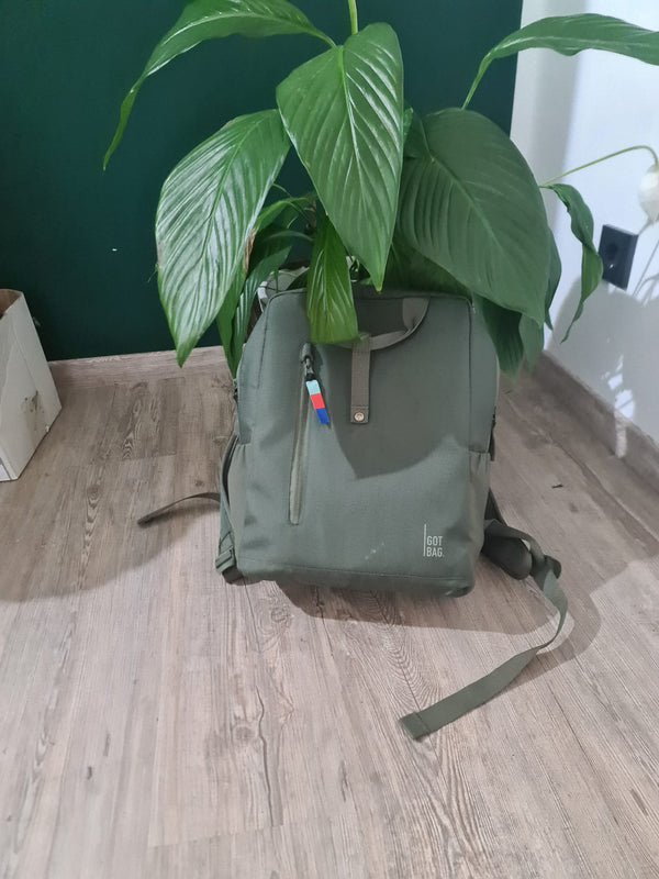 Perfect, compact work bag for the bike ride to work