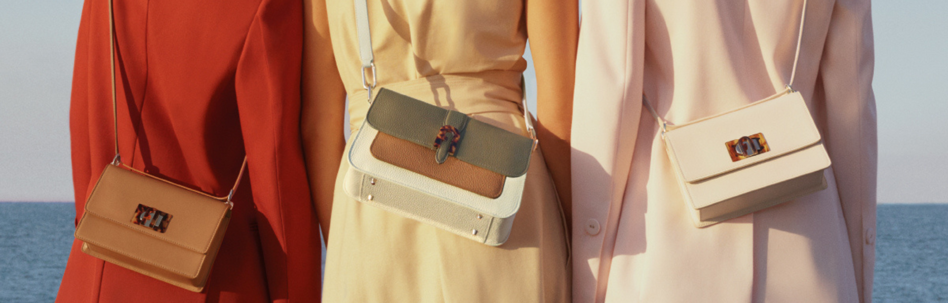 FURLA, Umhängetasche, elegant, modern, Frauen, Mode, Leder, Accessoire, hochwertig, Meerblick