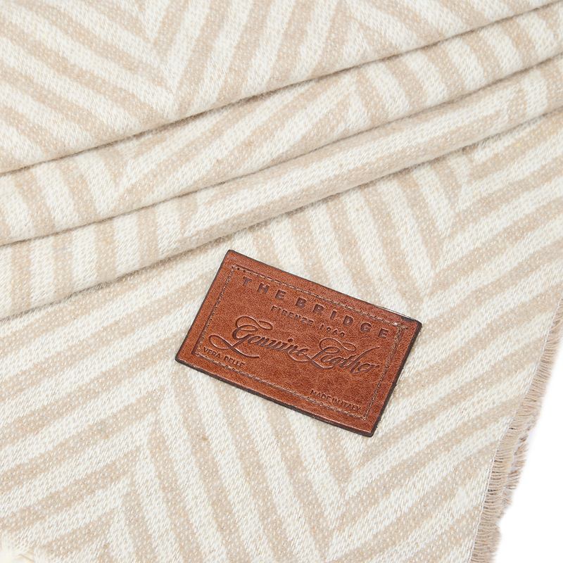 La historia del puente Cartera Donna Marrone