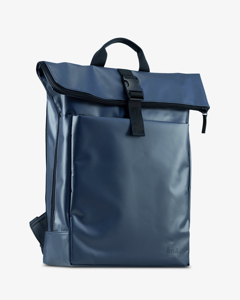 Jost Tolja con patta zaino