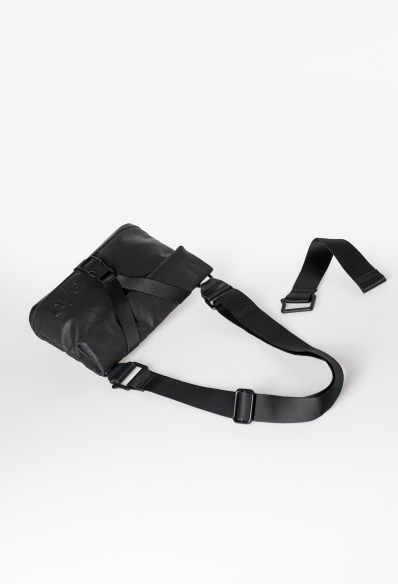 Aunts & Uncles Tsu belt bag