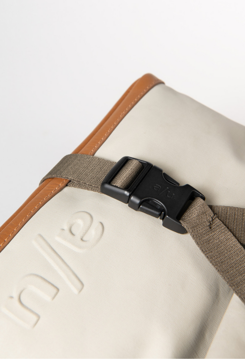 Aunts & Uncles Tsu belt bag