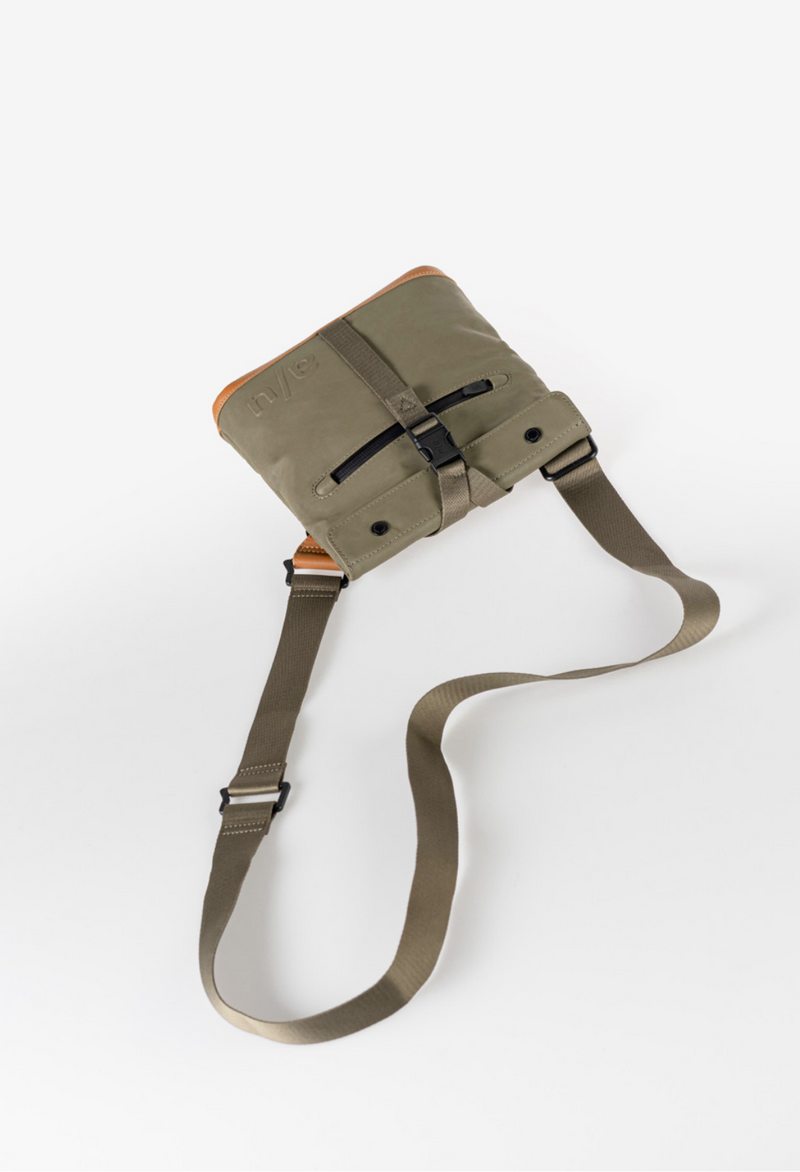 Aunts & Uncles Tsu belt bag