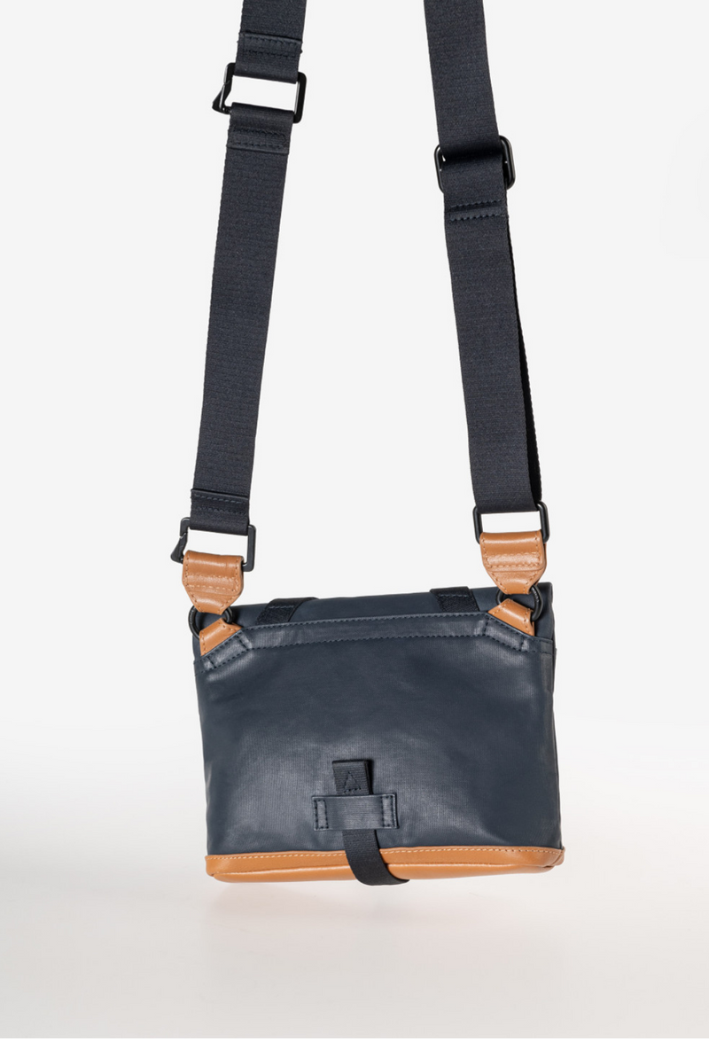 Aunts & Uncles Tsu belt bag