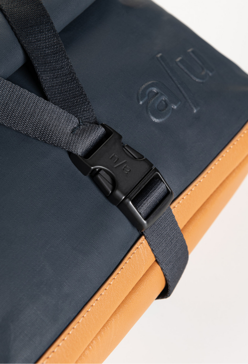 Aunts & Uncles Tsu belt bag
