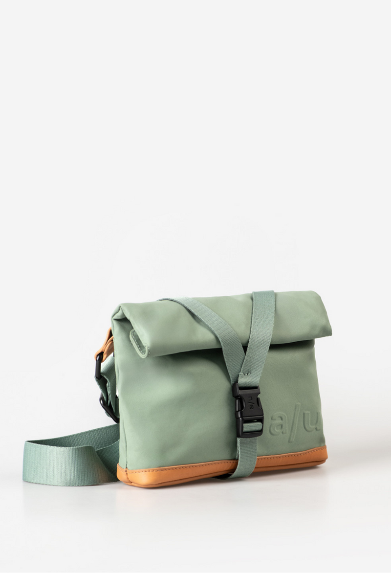 Aunts & Uncles Tsu belt bag