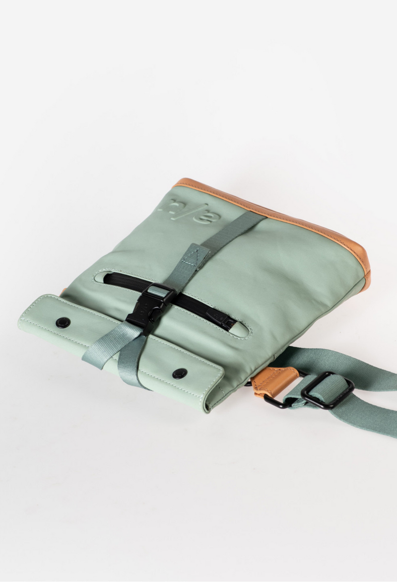 Aunts & Uncles Tsu belt bag