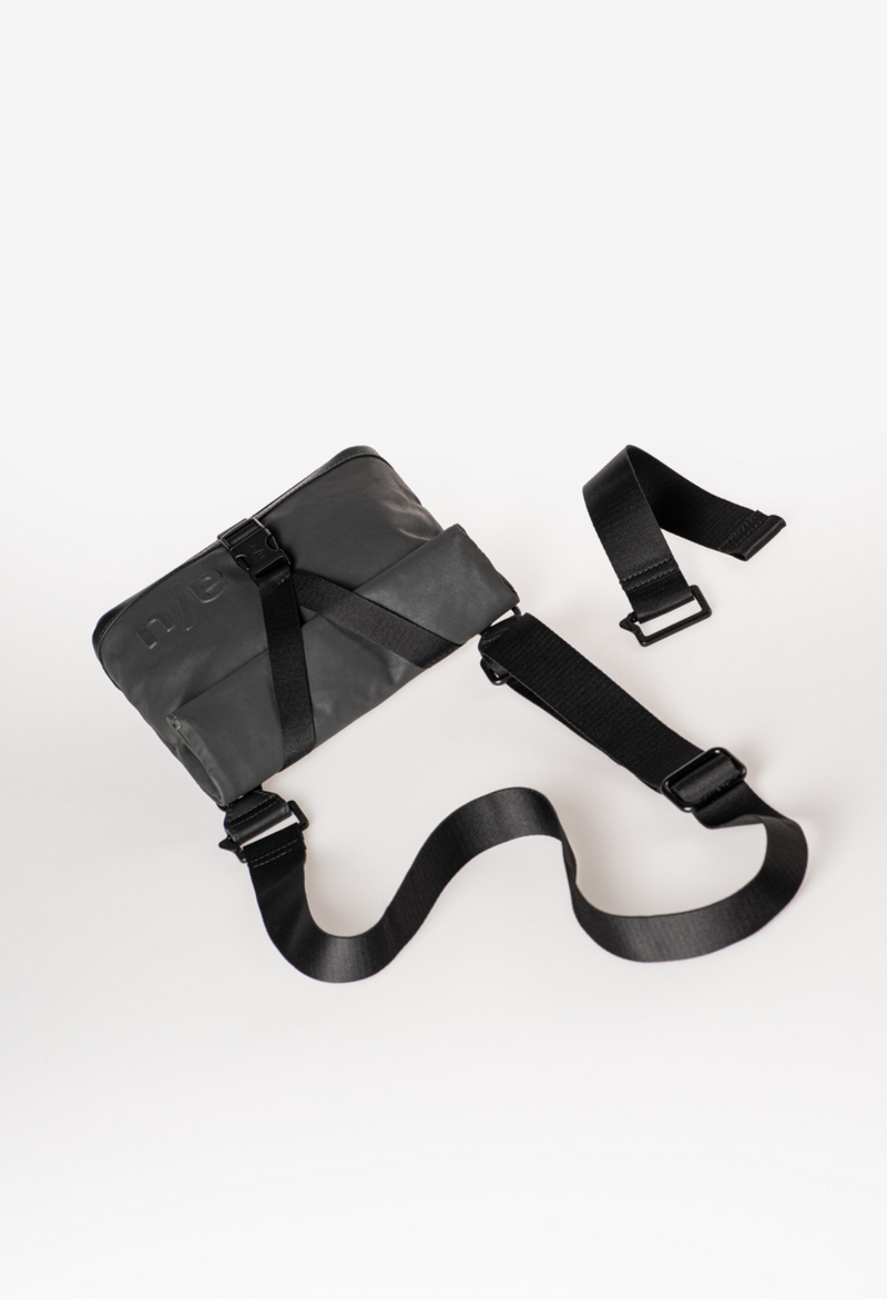 Aunts & Uncles Tsu belt bag