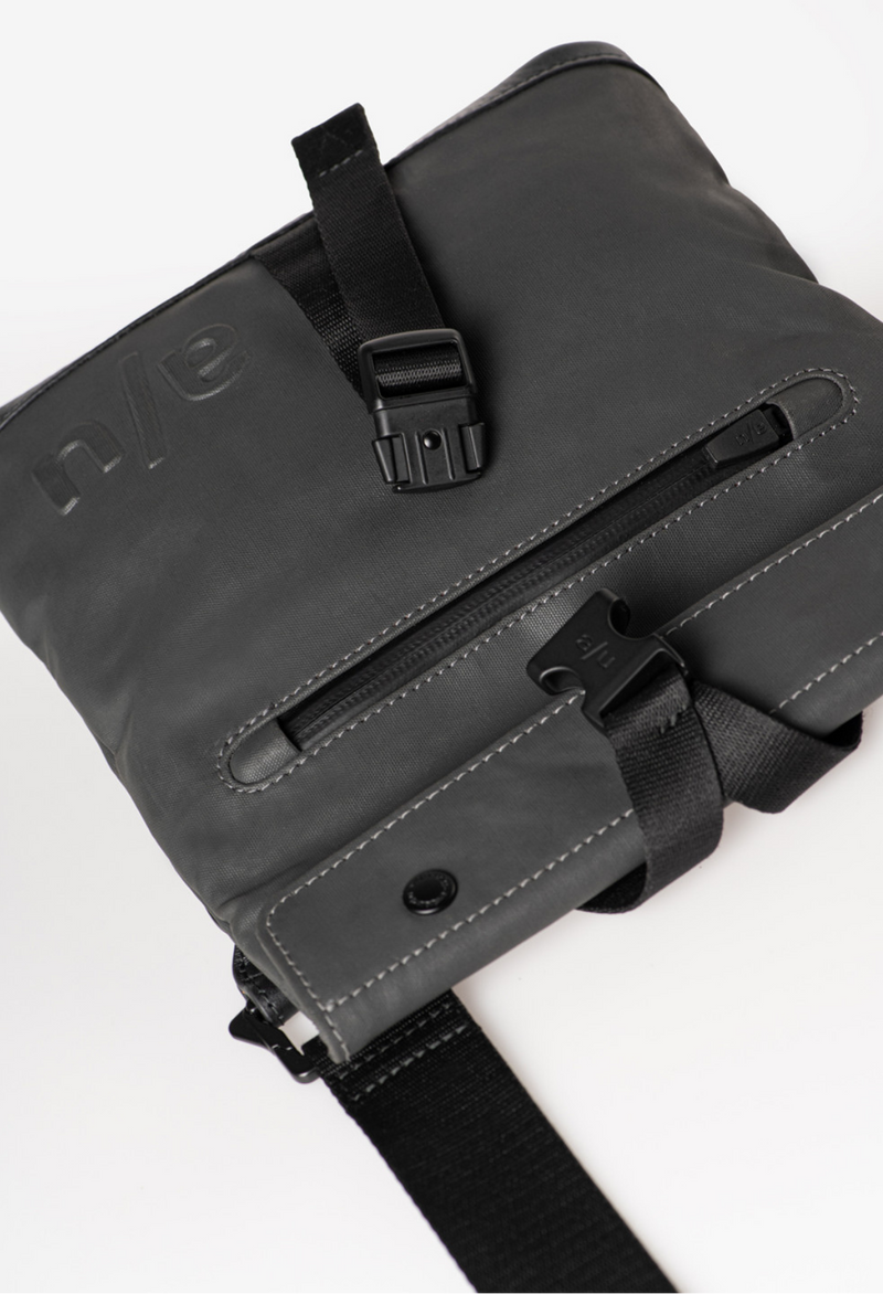Aunts & Uncles Tsu belt bag