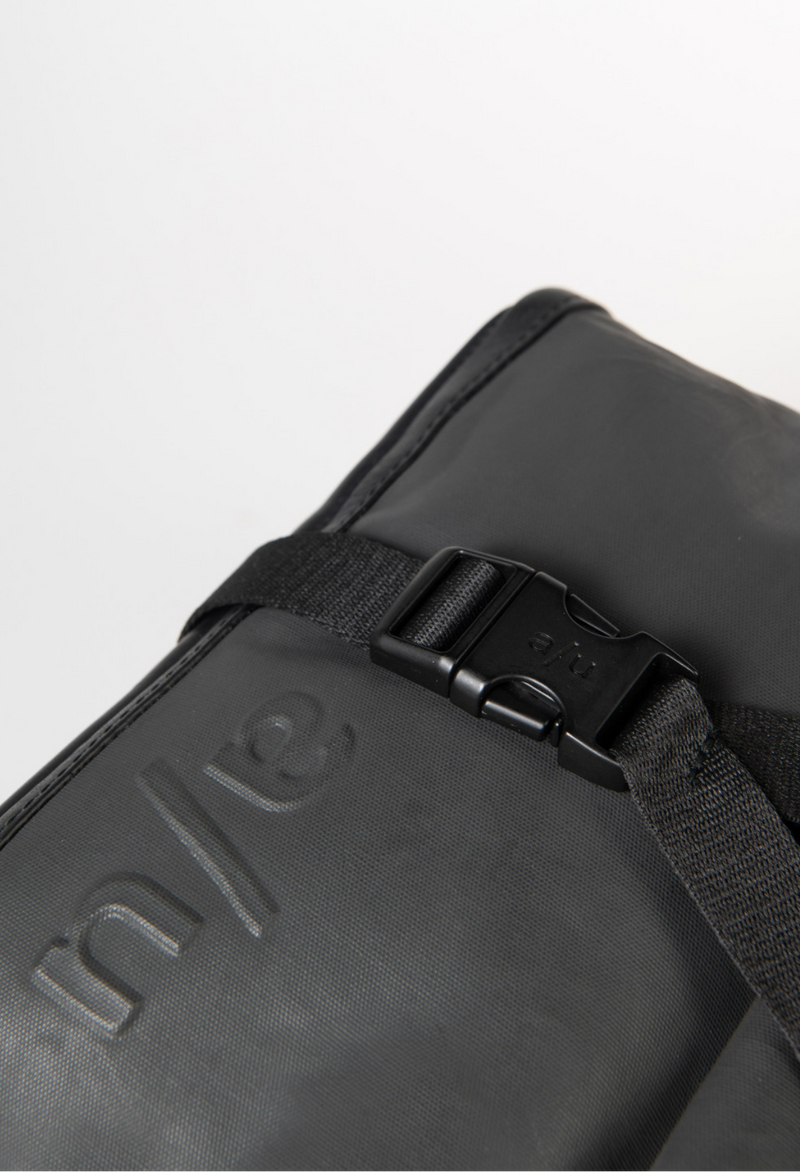 Aunts & Uncles Tsu belt bag