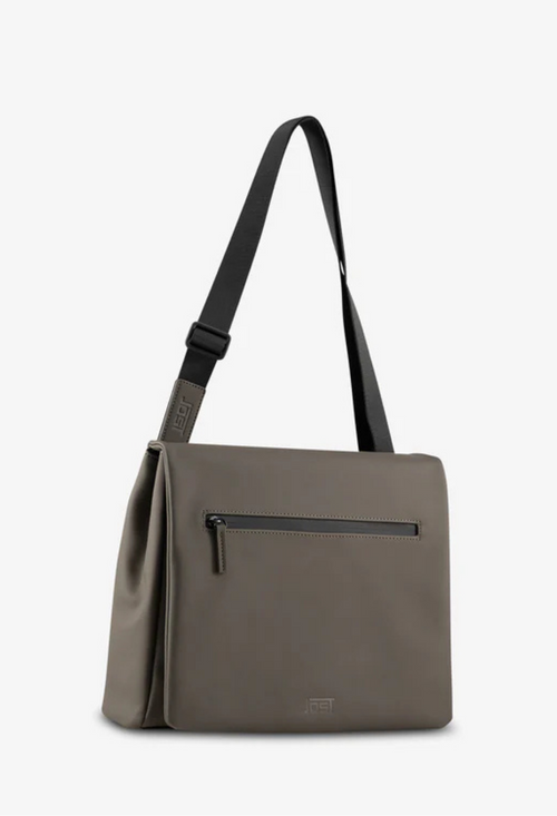 Oliva / M
