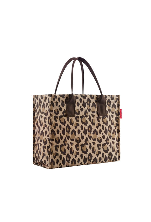 leo macchiato / Business