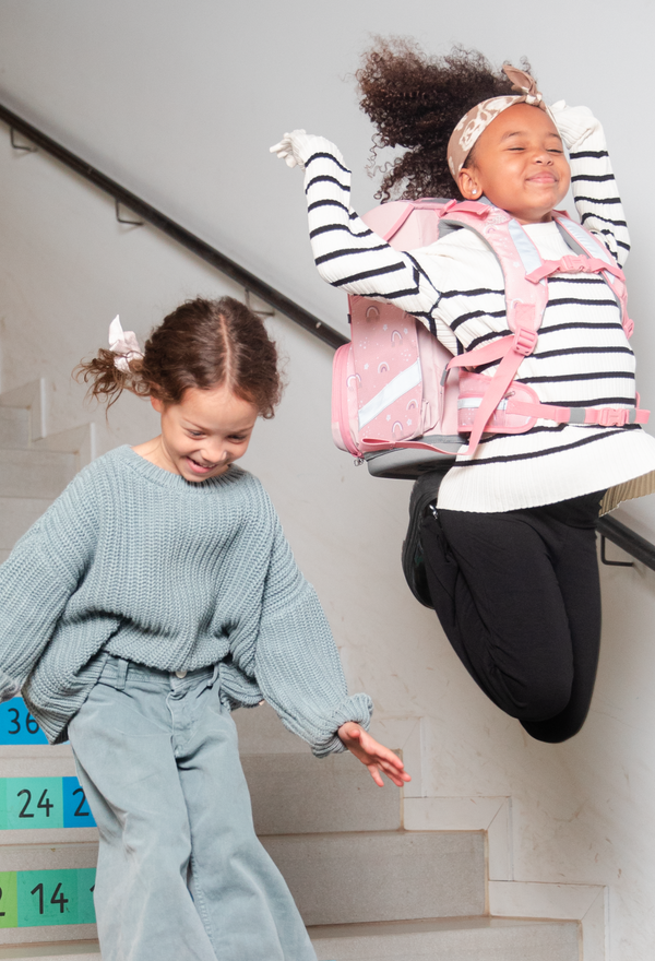 SCHOOL-MOOD, Schulranzen, Kinderrucksack, blau-rosa Design, robust, ergonomisch, Grundschulkind, Outdoor-Abenteuer, Spielplatz, Kletterspaß, sicherer Halt