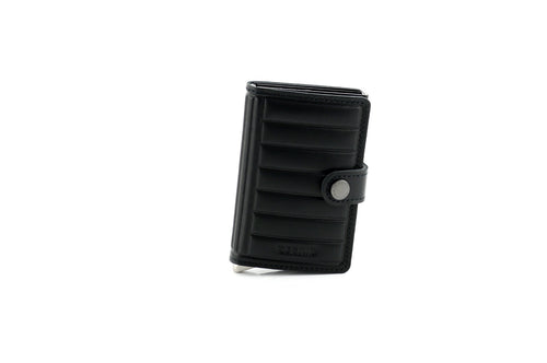 black with pattern Var